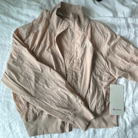 NWT Lululemon Serve It Jacket Windbreaker - Picture 1 of 7